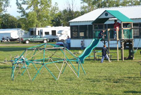 Escape to Paradise: Minnesota's Pokegama Lake RV Park & Golf Course