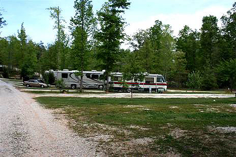 Escape to Paradise: New Mexico Lakeside RV Park - Your Southwestern Oasis