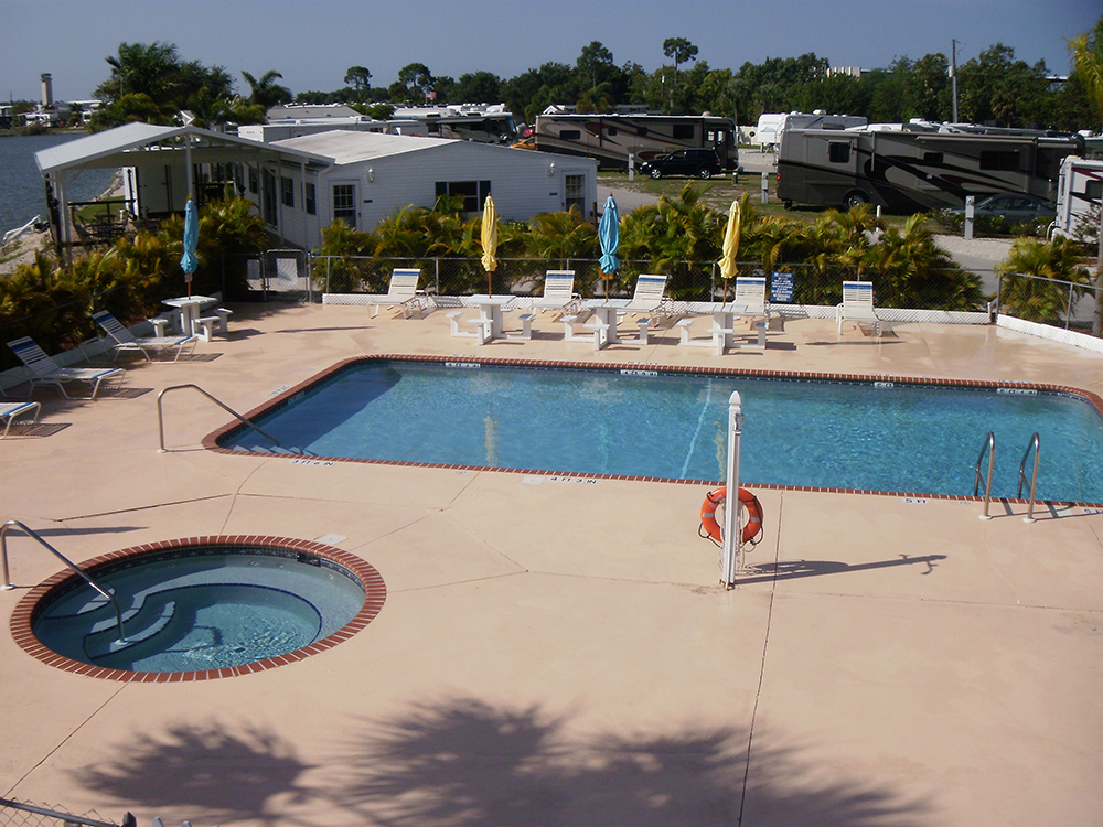 Escape to Serenity: Minnesota Waters Edge RV Park - Your Lakeside Paradise Awaits