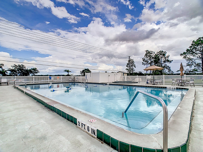 Escape to Paradise: Ridgecrest RV Resort, Your Florida Oasis